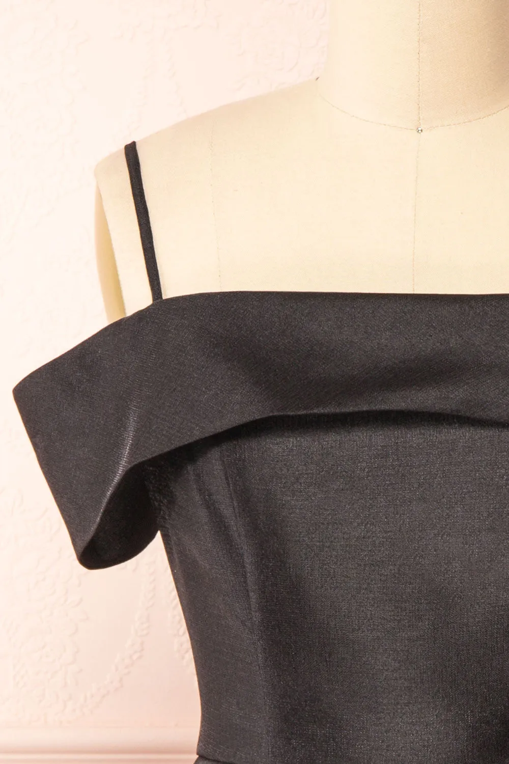 Fuengi Black | Off-Shoulder Short Dress