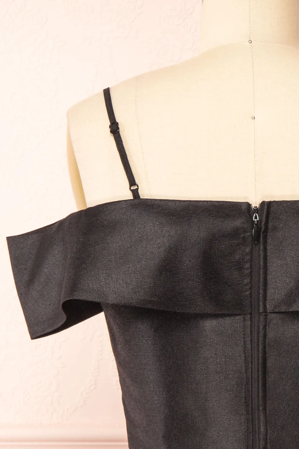 Fuengi Black | Off-Shoulder Short Dress