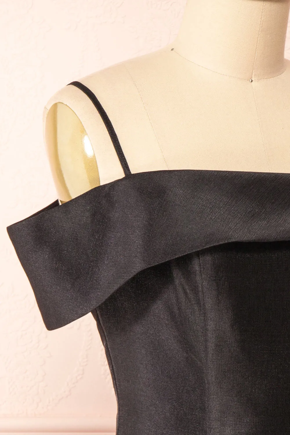 Fuengi Black | Off-Shoulder Short Dress