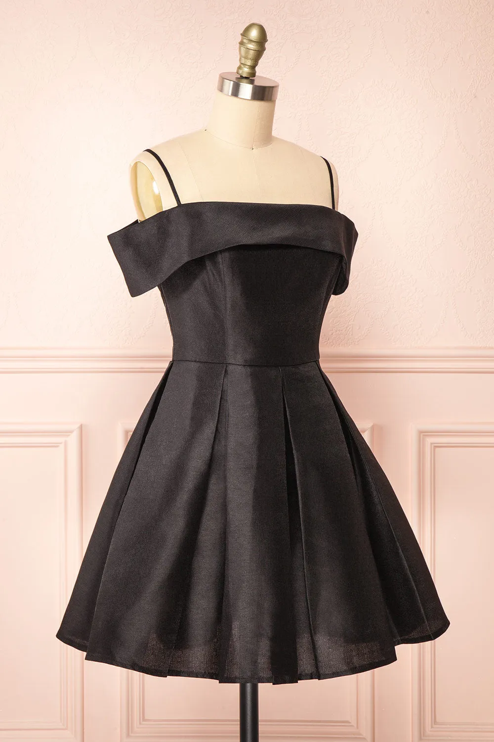 Fuengi Black | Off-Shoulder Short Dress