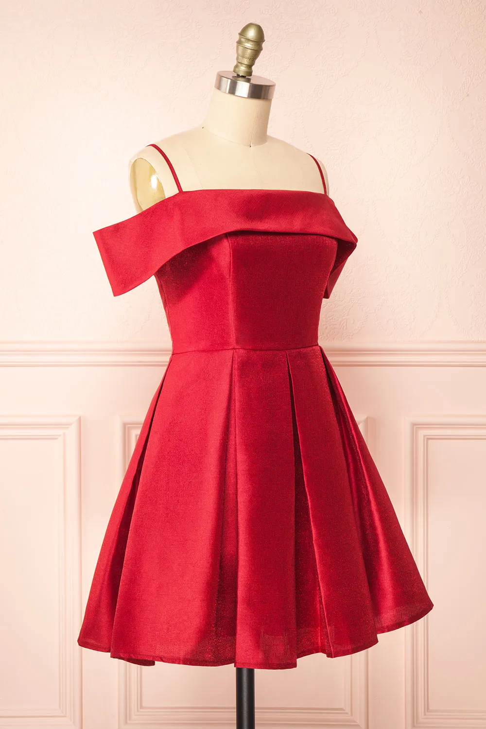 Fuengi Burgundy | Off-Shoulder Short Dress