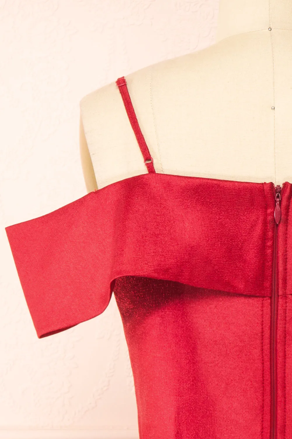 Fuengi Burgundy | Off-Shoulder Short Dress
