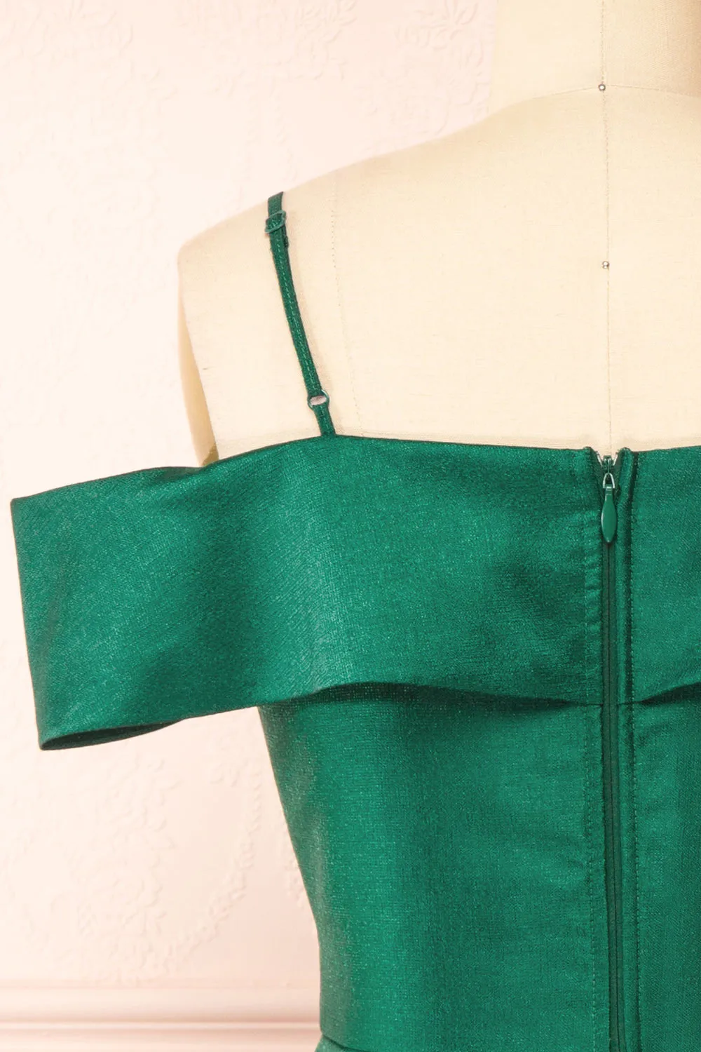 Fuengi Green | Off-Shoulder Short Dress