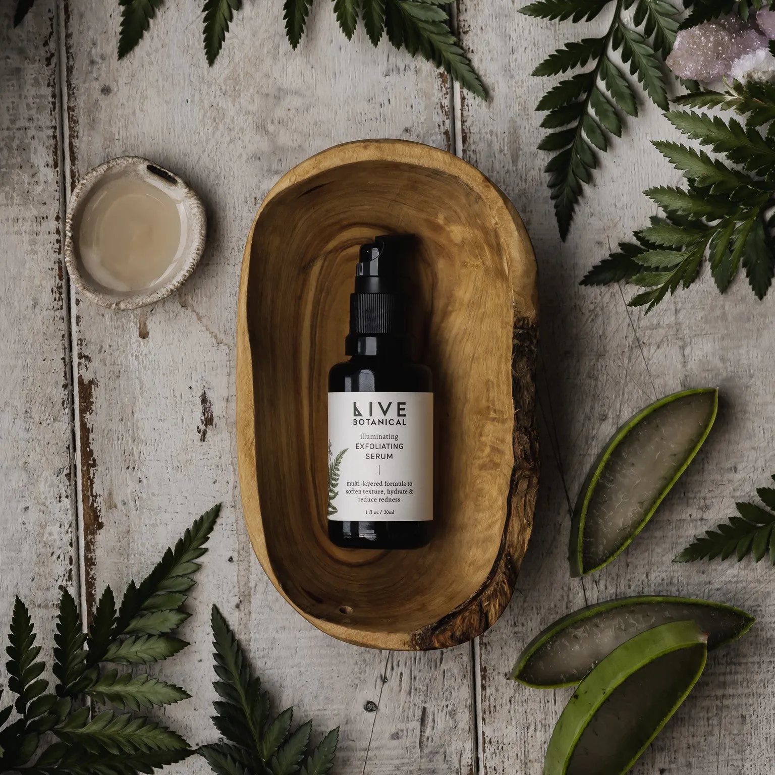 LIVE BOTANICAL - Illuminating Exfoliating Serum